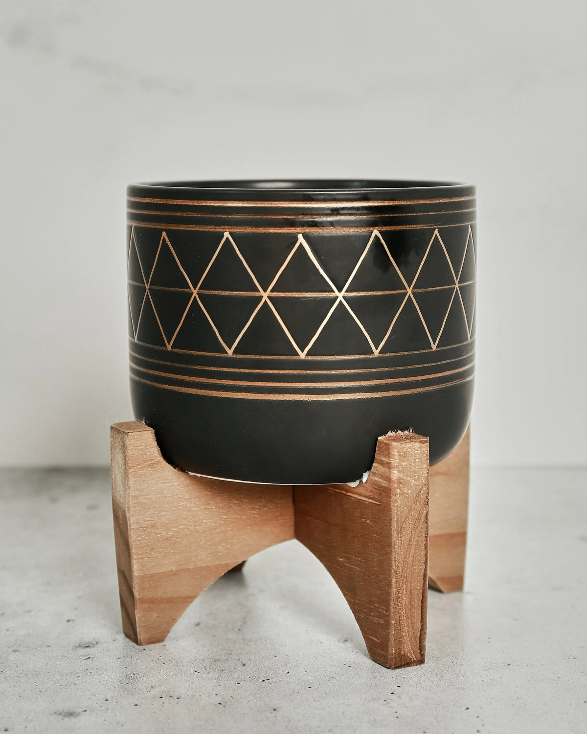Handcrafted and hand-painted planter holder - Pop Of Modern