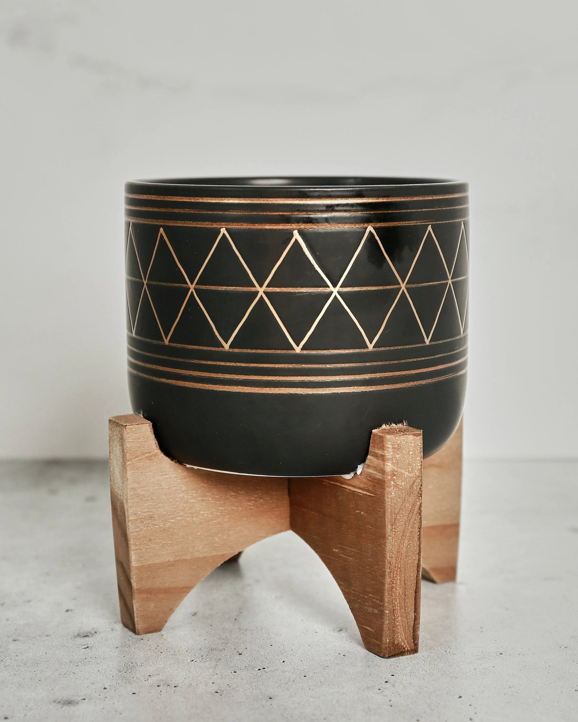 Handcrafted and hand-painted planter holder - Pop Of Modern