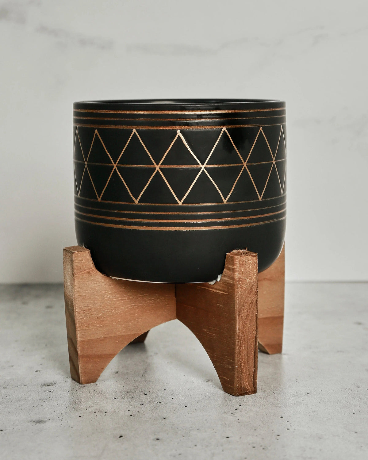 Handcrafted and hand-painted planter holder - Pop Of Modern