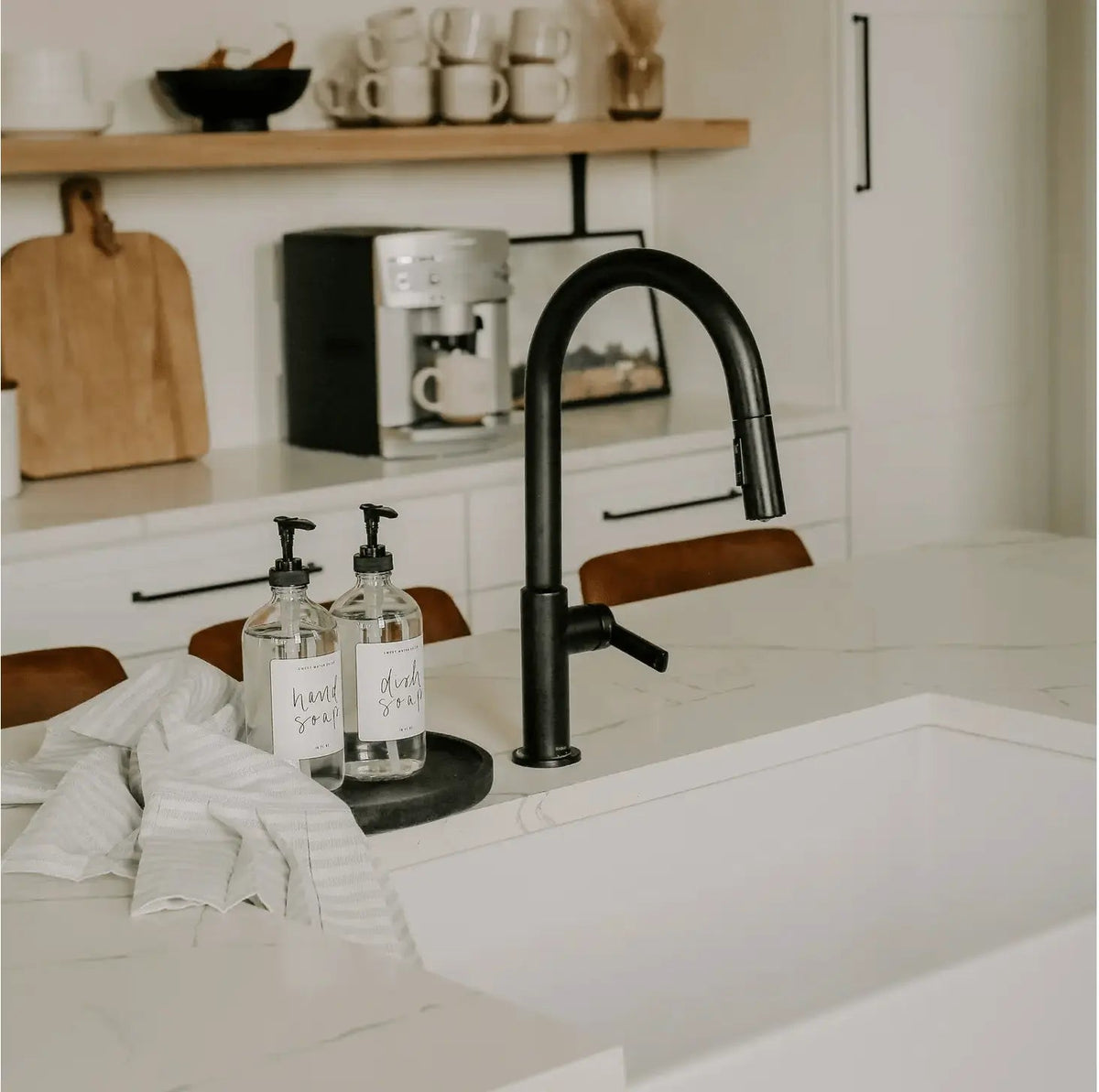 Wood tray Round Black Wood Tray 7&quot; x 7&quot; - Pop of Modern